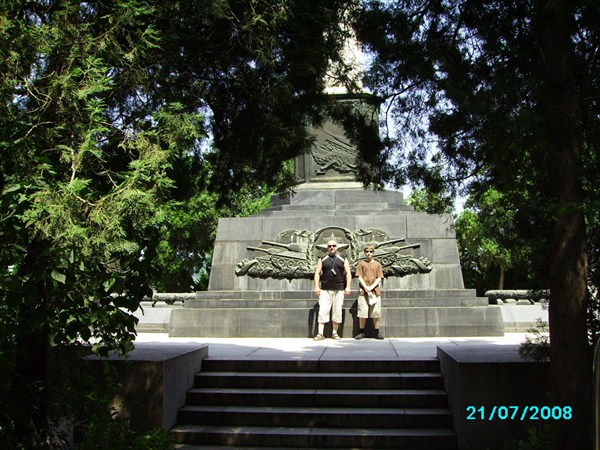На кладбище в Порт-Артуре